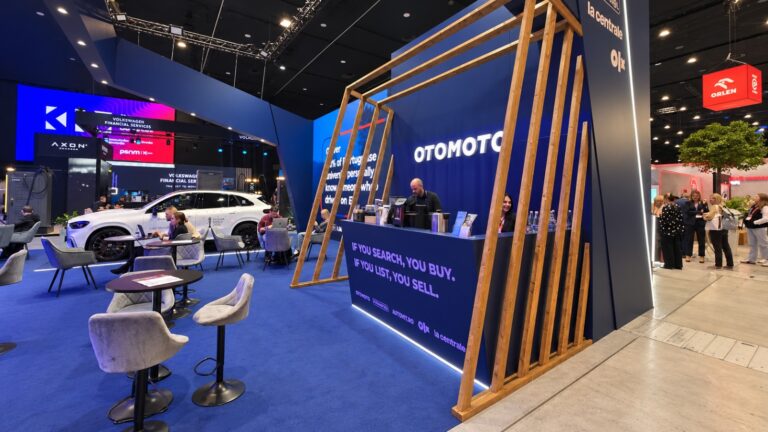 Stoisko Otomoto na New Mobility Congress w MCK Katowice, zdjęcie 4